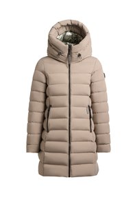 Geacă puffer bej cu guler înalt și glugă detașabilă. Prezintă secțiuni verticale matlasate și două buzunare laterale cu fermoar.