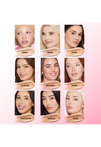 Negen vierkante portretten van diverse huidtinten, gelabeld met de namen van de tinten: Swan, Snow, Ivory, Almond, Seashell, Pearl, Porcelain, Vanilla, Nude.