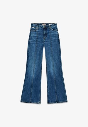 Niebieskie dzwony z denimu o wysokim stanie, z widocznym przeszyciem i przednimi kieszeniami, gładką teksturą oraz klasycznym, prostym krojem.