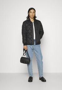 Lindbergh QUILTED - Ελαφρύ μπουφάν - black