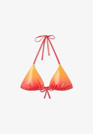 Czerwony do żółtego ombre bikini top z błyszczącą teksturą, trójkątnymi miseczkami i regulowanymi zawiązaniami na szyi i plecach.