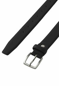 Ceinture en cuir noir avec une texture lisse, dotée d'une boucle carrée en métal argenté et de plusieurs encoches pour ajuster sa longueur.