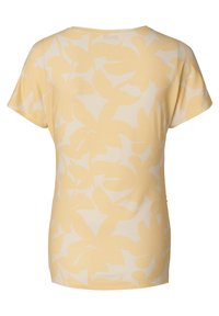 Geel shirt met korte mouwen, voorzien van een subtiel wit bloempatroon, gemaakt van zachte, lichte stof met een relaxte pasvorm en ronde halslijn.