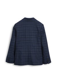 Blazer a quadri blu navy realizzato in tessuto misto lana, con bavero classico e polsini a due bottoni, dal taglio aderente e silhouette strutturata.