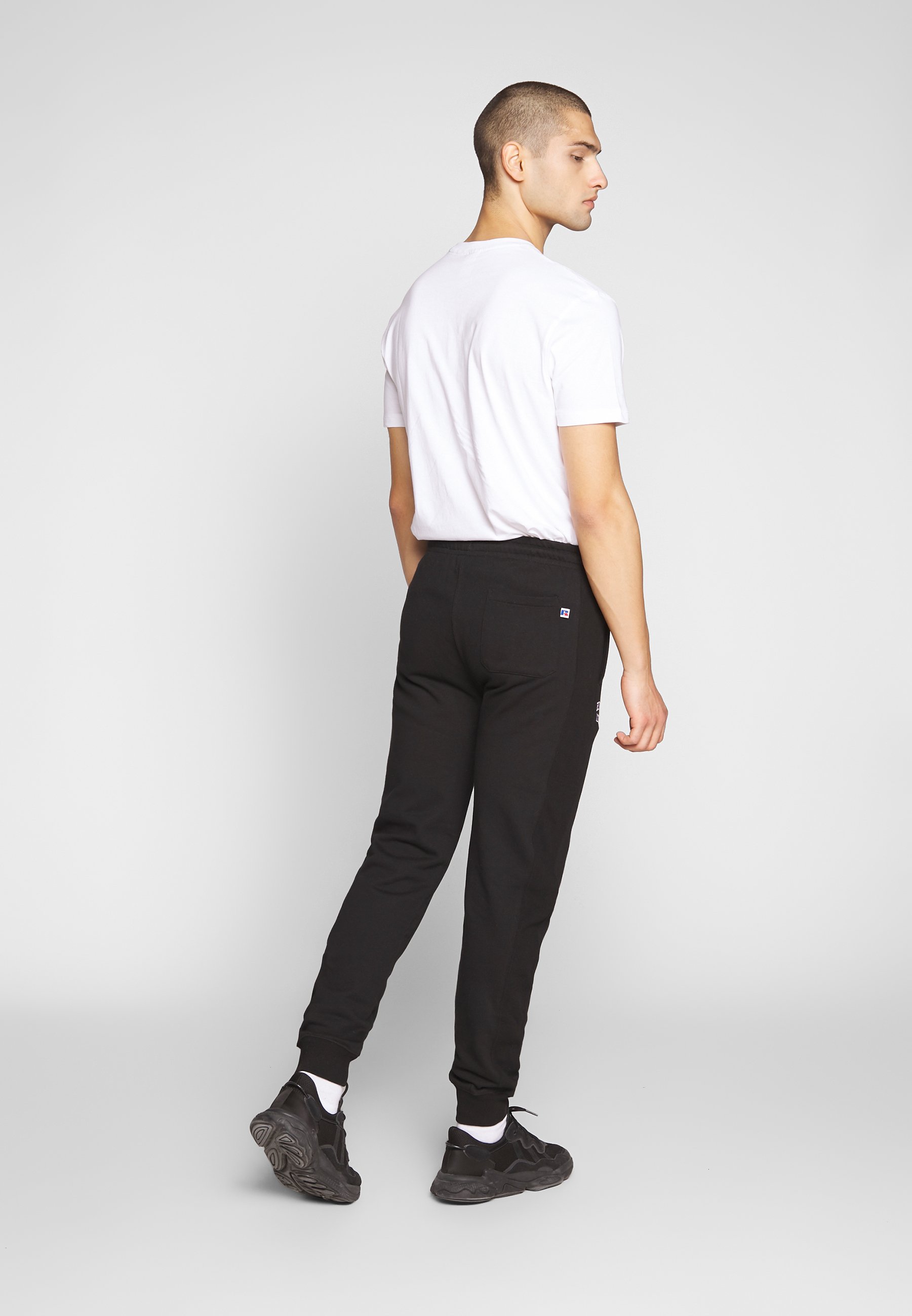 Russell Athletic Eagle R CUFFED LEG PANT SLIM FIT Russell Athletic Eagle R CUFFED LEG PANT SLIM FIT - Joggebukse - black