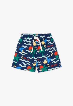 Short de bain bleu marine avec cordon blanc, imprimé tropical de palmiers, vagues et formes de soleil rouges, avec le texte "BEL ETE" en rouge.