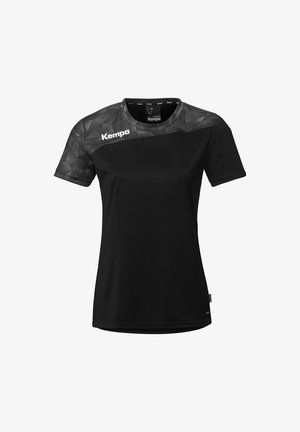 Zwart sportshirt met korte mouwen voor vrouwen, met een geometrisch patroon op de schouders en bovenborst, voorzien van een wit "Kempa"-logo aan de linkerkant.