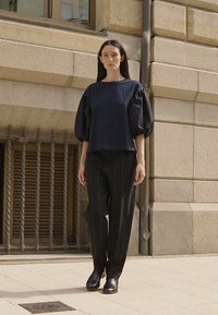 See by Chloé LYNA - Botins - black