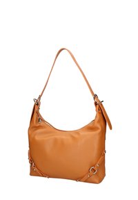 Borsa in pelle arancione con una forma morbida, borchie laterali e una singola tracolla. Presenta una chiusura superiore con zip e una superficie liscia.