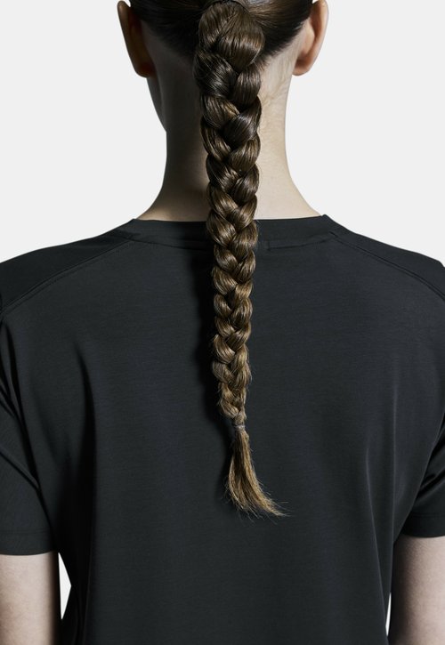 On FOCUS - Basic T-shirt - black — foto 4