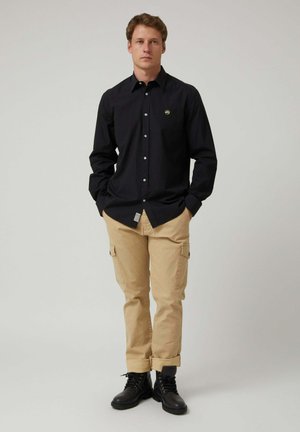 ESSENTIAL - Camisa - black