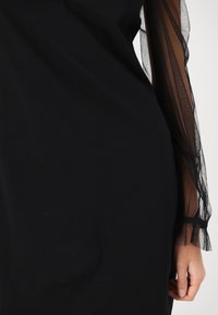 Thumbnail Image 7