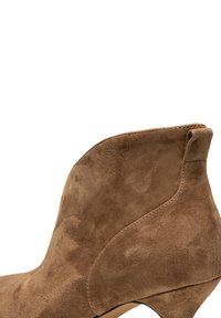 Shoe The Bear VALENTINE brązowy