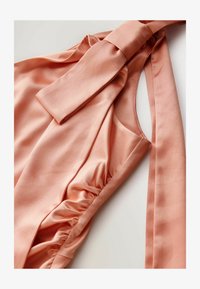 Geselecteerd, apricot