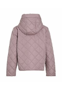 Siuvinėta gobtuvė su šviesiai mauve spalva, turinti stačiakampio formą ir tekstūruotą deimanto raštą ant audinio, su minkštu, lygiais paviršiumi.