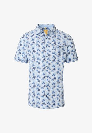 Kurzärmliges Button-Down-Hemd mit hellblauem Hintergrund und einem Palmenmuster in dunklerem Blau. Hergestellt aus atmungsaktivem Stoff.