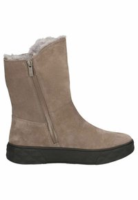 Bottine en suede beige avec une doublure en fausse fourrure, fermeture éclair sur le côté et semelle en caoutchouc noir texturé. La bottine présente une finition lisse et des coutures minimales.
