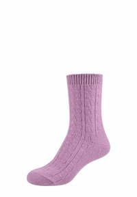 Lila gestrickte Socke mit einem strukturierten Muster, geripptem Bündchen und glattem Zehennaht, geeignet für legere oder bequeme Trageweise.