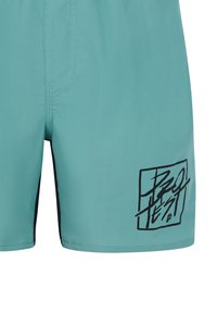 Šviesiai teal spalvos maudymosi šortai su juodu logotipo spaudiniu. Savybės: lygus, lengvas audinys, elastinga juosmeninė dalis ir šoninės siūlės, suteikiančios liekną siluetą.