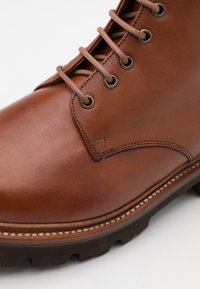 Grenson Botki sznurowane