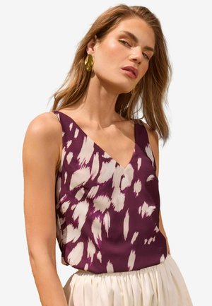 Love & Roses V NECK V BACK - Palaidinė - red animal