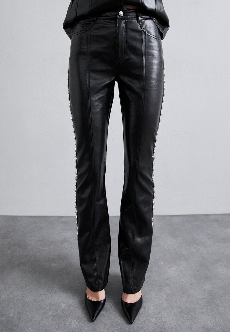 Cinq à Sept STUDDED SHAILENE PANT - Trousers - black