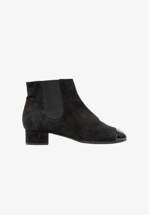 CHANEL, ANKLE BOOTS BLACK - Bottines - black