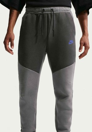 Nike Sportswear Tech Fleece Hoodie & Joggers Set (FW24) Pencil Point/Medium Ash/Sapphire — foto 6