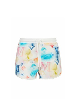 Witte shorts met een meerkleurig abstract patroon, met blauwe, roze en gele accenten, en een trekkoord in de taille met zilverkleurige hardware.