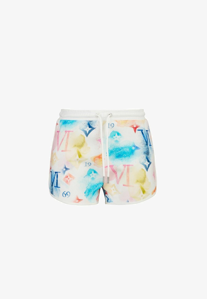 Witte shorts met een meerkleurig abstract patroon, met blauwe, roze en gele accenten, en een trekkoord in de taille met zilverkleurige hardware.