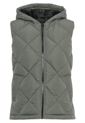 Gilet imbottito trapuntato verde oliva con cappuccio, chiusura frontale con zip, due tasche laterali e una fodera interna liscia.