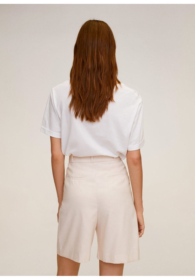 Mango Bermuda Tailleur Taille Haute Shorts Gris Clair Pastel Light Grey Zalando De