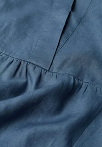 Violeta by Mango Pusero - dark blue