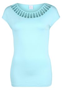 Top corto de manga corta en azul claro con un escote redondo que presenta detalles de tirantes anudados decorativos.