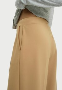 RESIDUS LAKE - Broek - beige