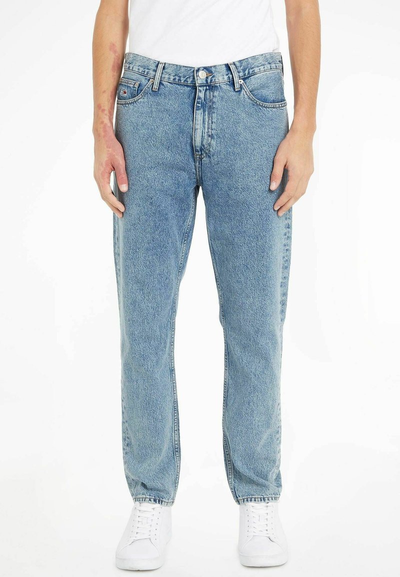 Tommy Jeans DAD Jeans Tapered Fit stoned blue/stoneblue denim