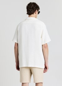 Thumbnail Image 3