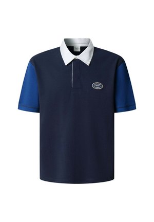 Polo blu navy con maniche blu reale, colletto bianco e piccolo logo a toppa ovale sul petto sinistro con la scritta "Pepe Jeans London."