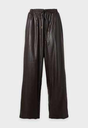 Vero Moda Curve, VMCMAKAYLA PANT - Pantalon classique - chocolate torte