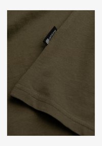 Ei valittu, dark olive