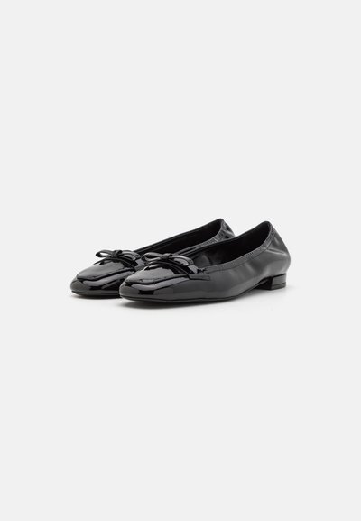 Stuart Weitzman TULLY LOAFER - Zapatos sin cordones - black