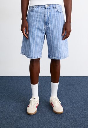 RYLAN - Shorts di jeans - blue stone bleached