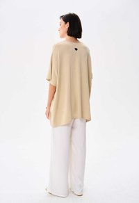 blue shadow KIONA - T-shirt basic - beige