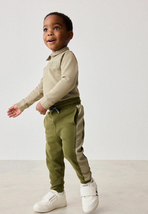 JOGGERS SET REGULAR FIT - Langarmshirt