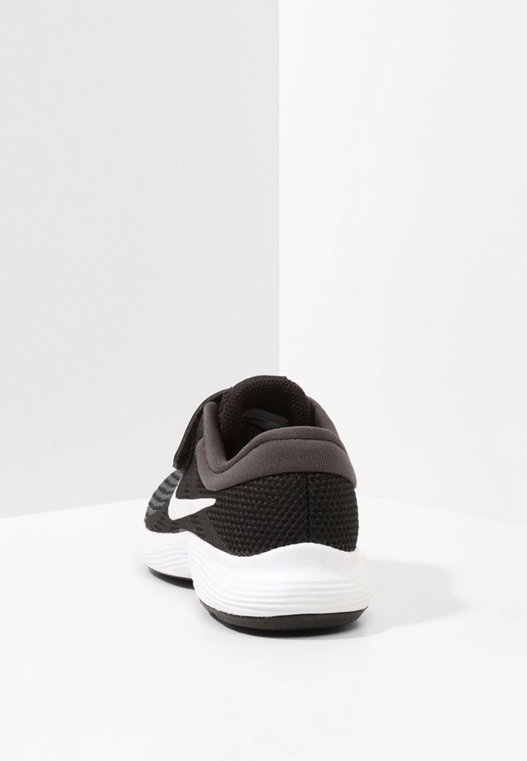 zalando nike revolution 4