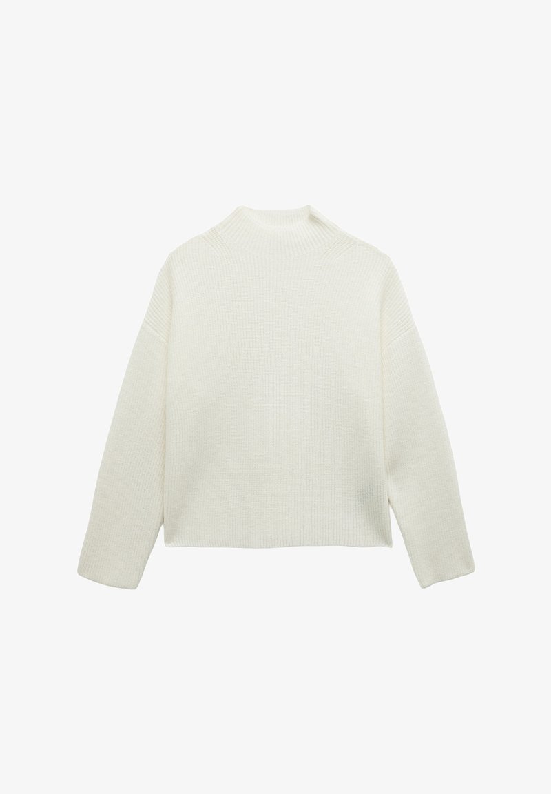 Witte gebreide trui met een hoge halslijn, wijde mouwen en een relaxte pasvorm. Heeft een geribbelde textuur en een cropped lengte.