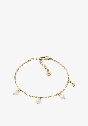 Zlatý náramek s třemi bílými perlami a malým přívěskem, s karabinkovým zapínáním a nastavitelnou délkou.