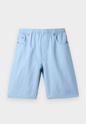 Világoskék rövidnadrág rugalmas derékpánttal, két elülső zsebbel és sima textúrával. Puha anyagból készült, alkalmas hétköznapi viseletre.