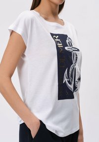 Greenpoint - T-shirt z nadrukiem