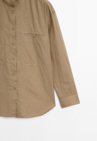 Massimo Dutti LONG GARMENT WITH STAND COLLAR - Overhemdblouse - khaki